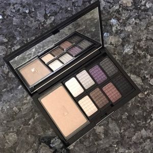 Doucce eyeshadow pro palette